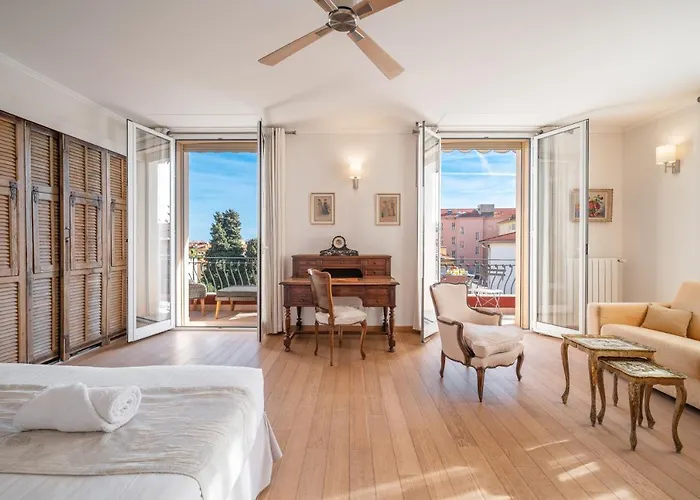 La Fabrique A Poupees - Chambres Et Appartements De Charme Au Coeur De Menton